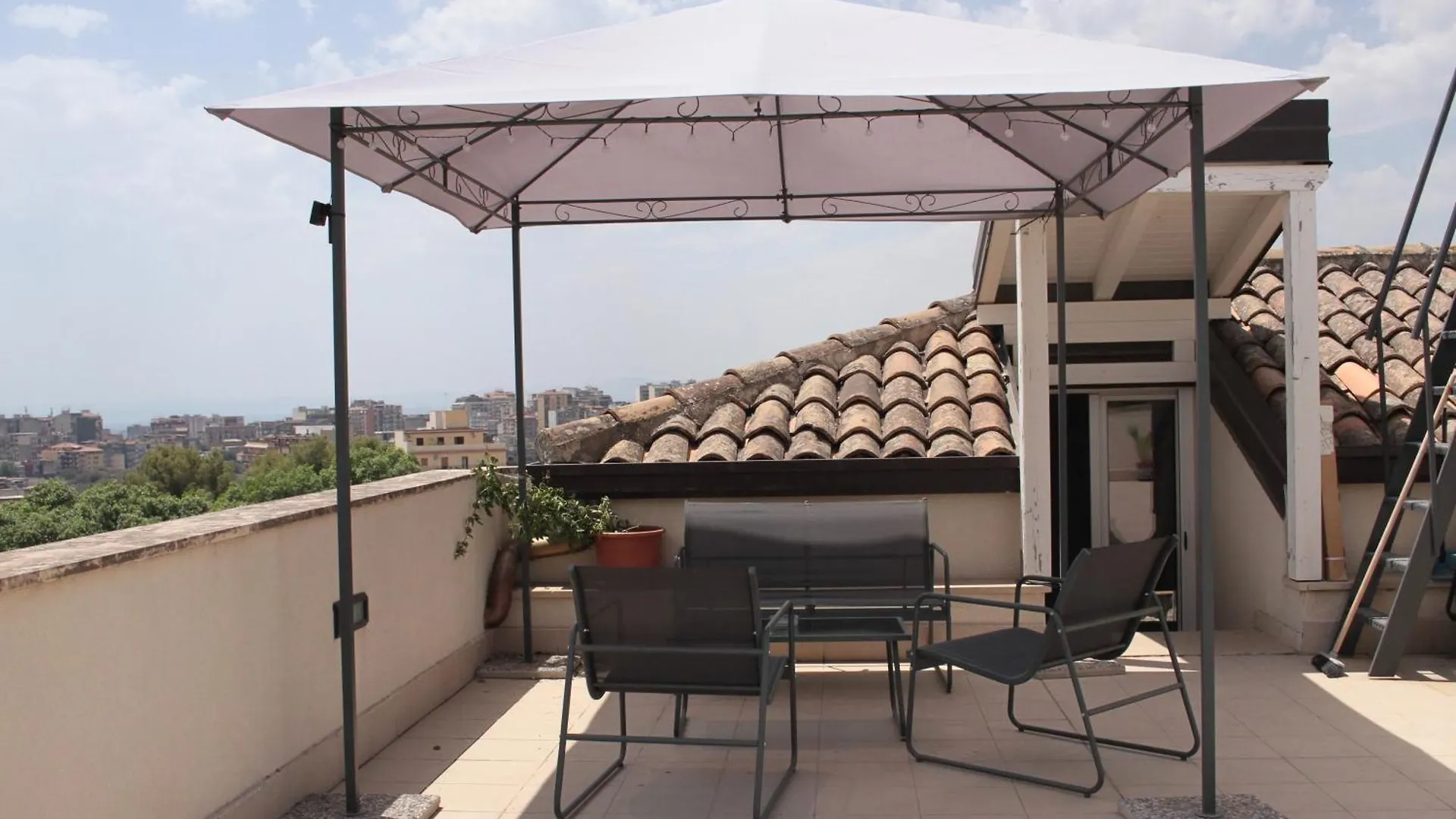 La Pietra Nera - Etna Home 카타니아 B&B